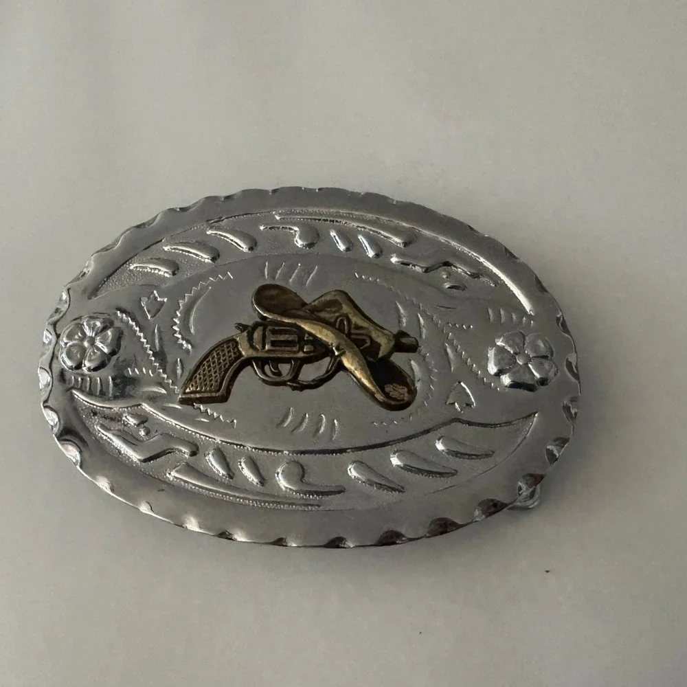Cowboy Hat‎ Revolver Gun Western Style Belt Buckle